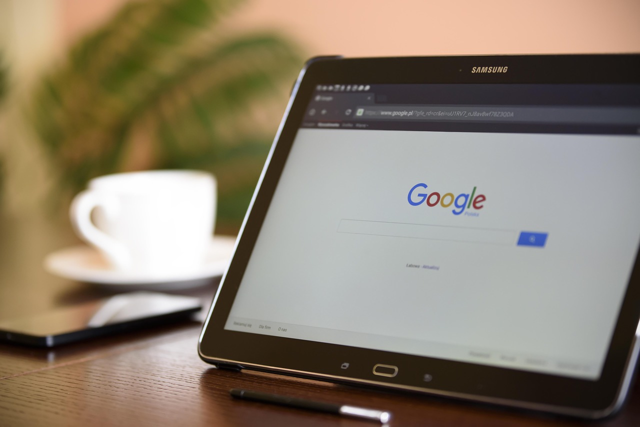 Internet search engine, tablet, samsung — Dr. Edward Lubin Providing Preventive Strategies to Reduce Chronic Pain Risks